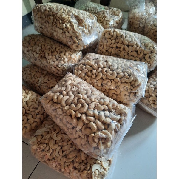

KACANG MENTE MENTAH OVEN 1 KG
