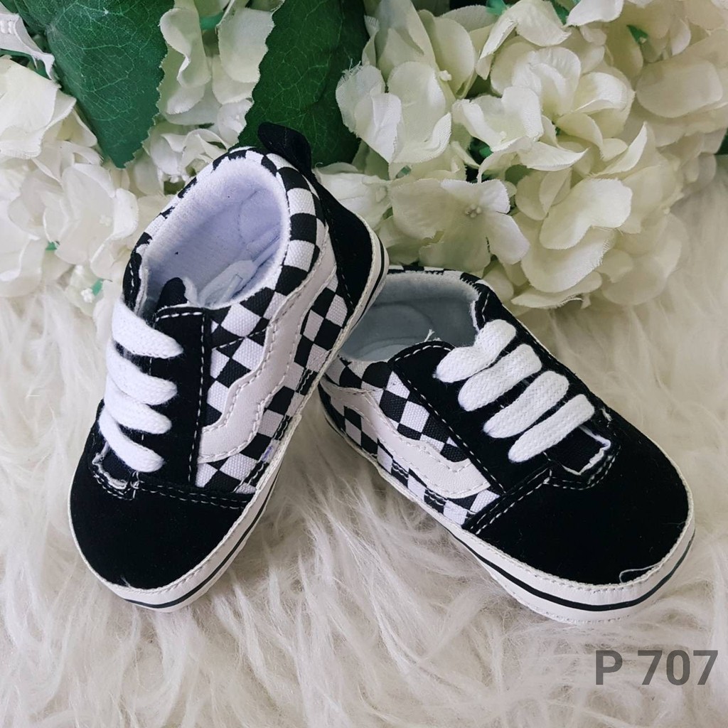 Sepatu Bayi Laki Laki Prewalker Bayi BlackWhite