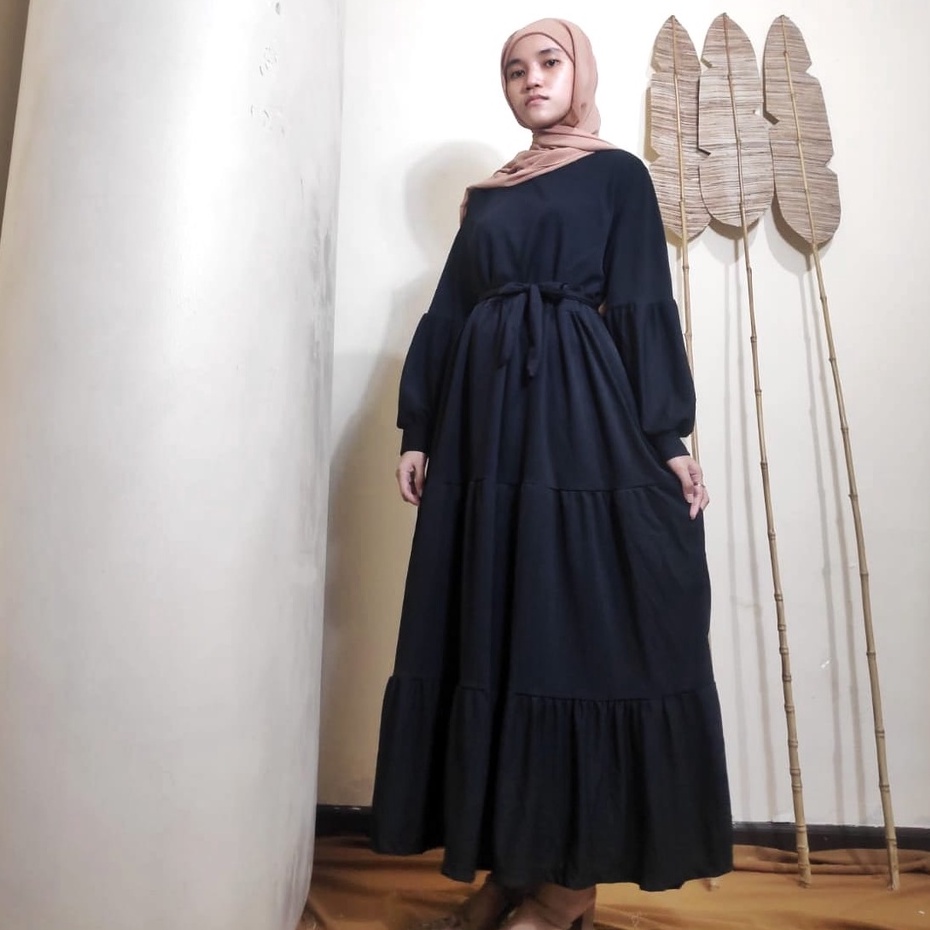 Gamis Wanita Lengan Panjang Fashion Muslim Devi Fit  L-XL Lingkar Dada 100cm Panjang 130cm-DEVI HITAM + TALI