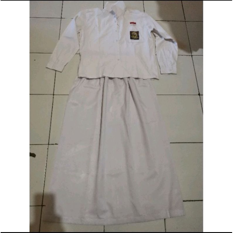 Seragam putih SMA putri rok panjang bekas