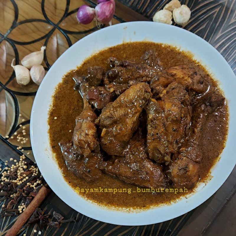 

Ayam Kampung Bumbu Rempah 1 ekor potong 8 bagian.