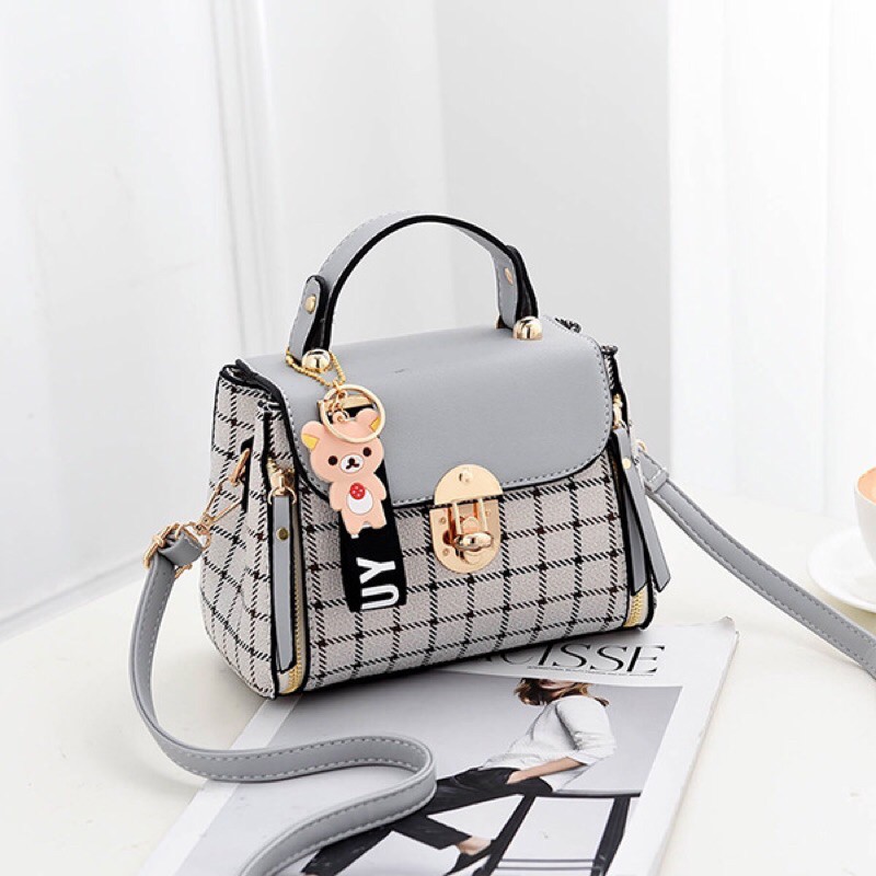 SG7041 syafniegalery tas selempang wanita motif kotak free gantungan tas