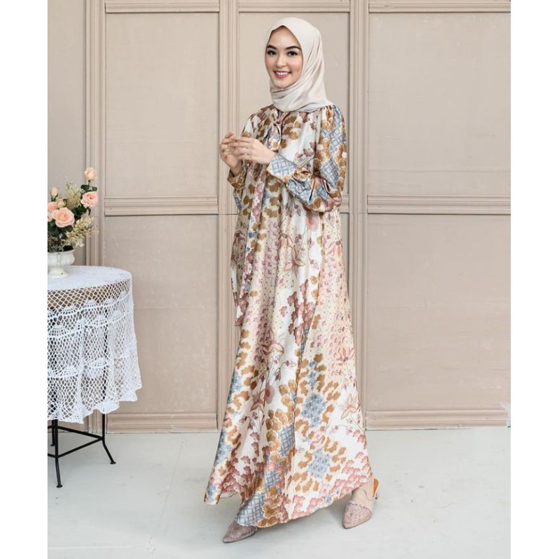 Ava Dress Wearing Klamby La Galigo Series, Sulawesi Series, Garden Rose XL