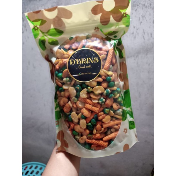 

Kacang_campur