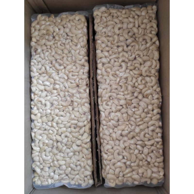 

Kacang Mete Utuh vakum 10kg