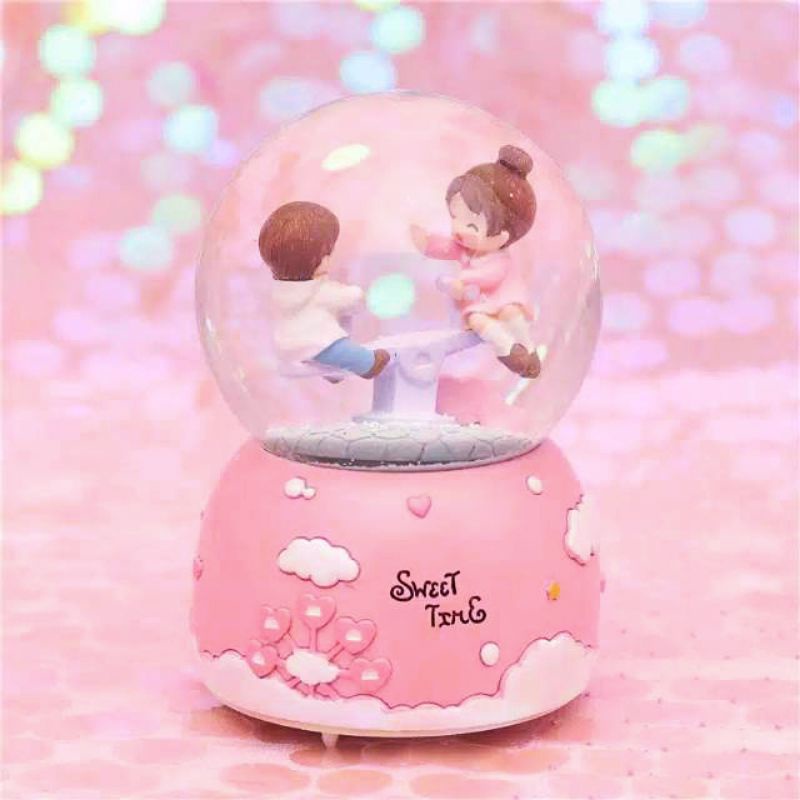Hadiah Unik Snowball snow globe bola kristal salju Kotak musik music box couple  bola salju pasangan
