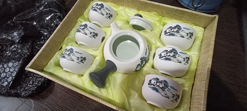 Chinese Tea Pot Set Ceramic C19 Classic 6 Cups Teko Teh Set 6 Cangkir Hadiah Souvenir Gift Box