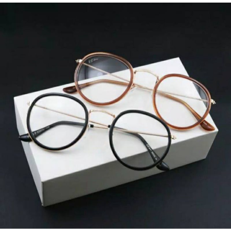 KACA MATA GAYA WANITA KEKINIAN