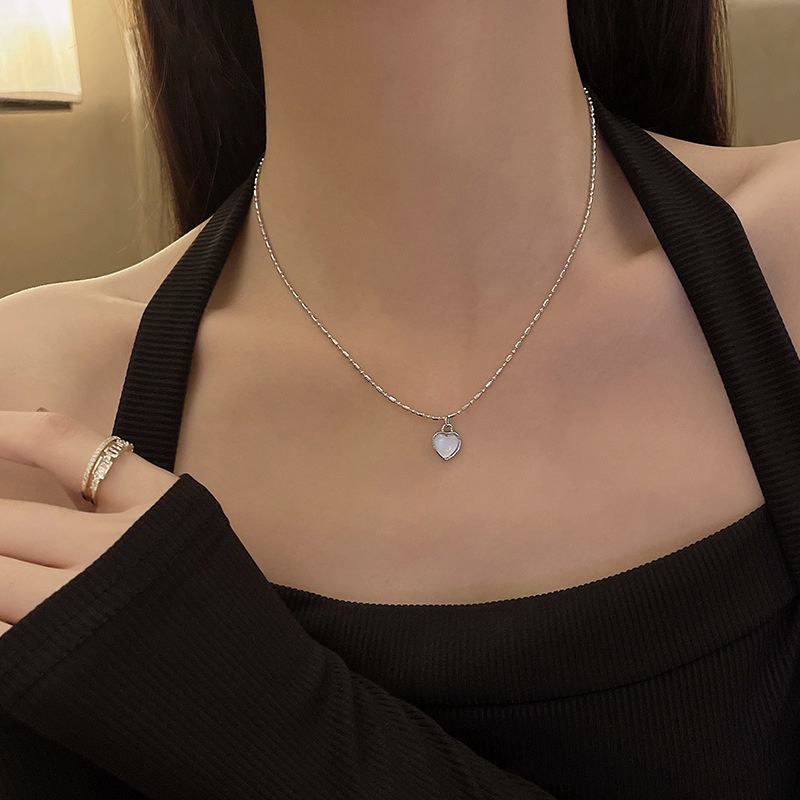 Kalung Choker Silver Dengan Liontin Batu Opal Bentuk Hati Untuk Wanita