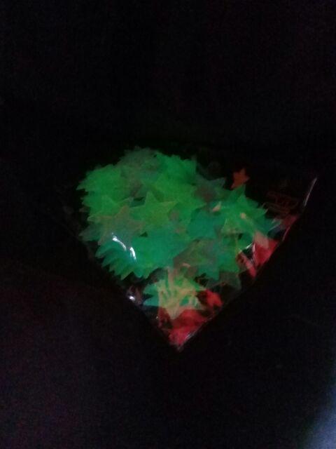 100pcs Stiker Dinding Glow In The Dark Bentuk Bintang