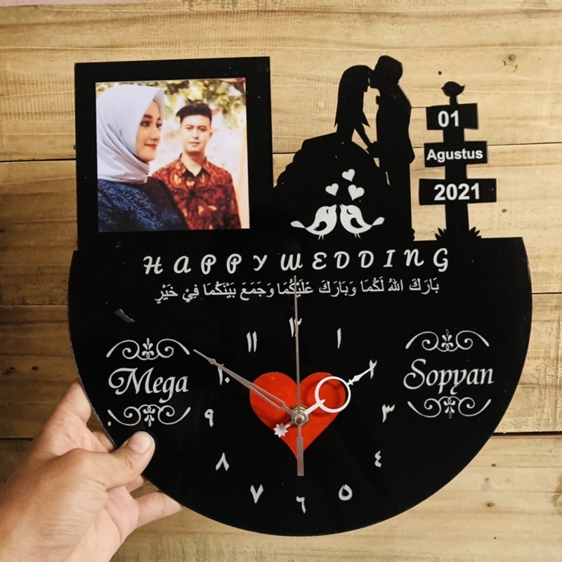 

KADO PERNIKAHAN UNIK CUSTOM BERKUALITAS