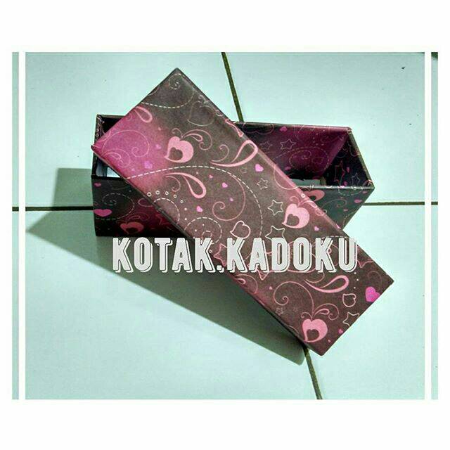 

Kotak kado 15*7*5 cm