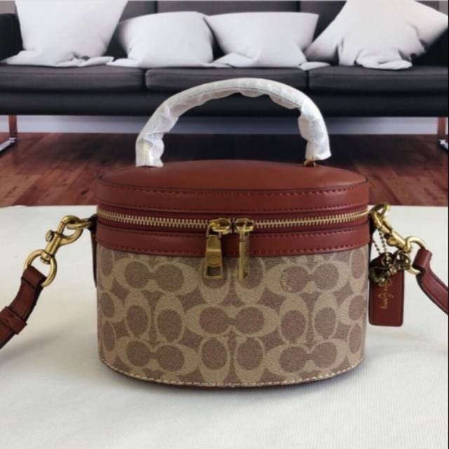 Coach Trail Bag in signature cancas