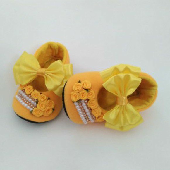 1 set (sepatu bayi Flat + bando)