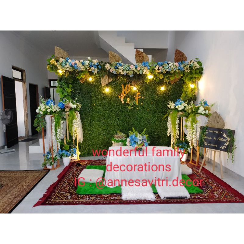 sewa dekorasi backdrop full wall grass 3 meter + MEJA AKAD LESEHAN