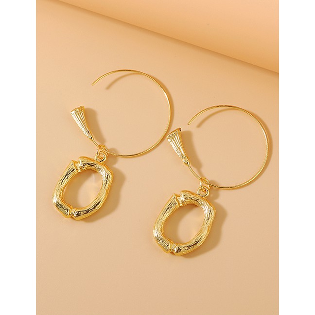 LRC Anting Tusuk Fashion Golden Alphabet Geometric O-Z shaped Alloy Earrings Y64253