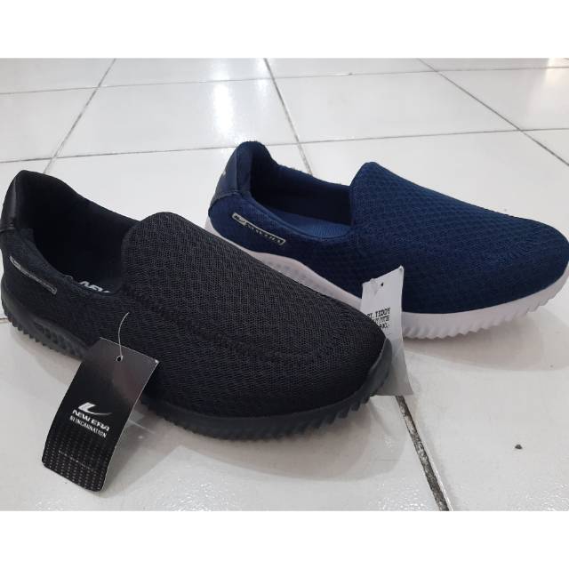 Sepatu slop New Era TEDDY