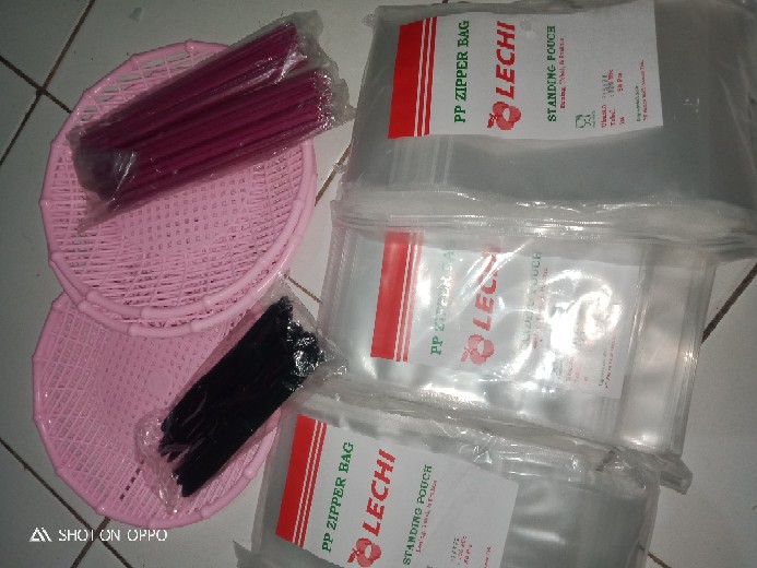 [isi 25 Pcs] Pisau Plastik - Pisau Steak - Kue - Hitam Dan Putih