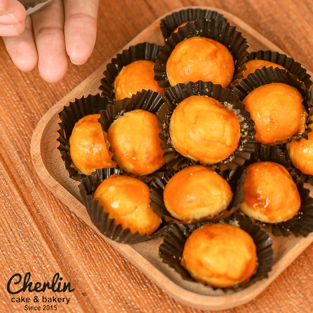 

Nastar Cookies / Kue Kering Cylinder Size - Cherlin Bakery