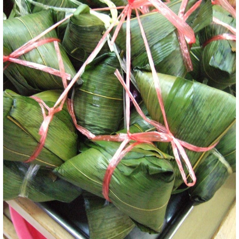 Daun bambu segar/ daun bambu untuk bungkus bacang/ daun bambu per 50 lembar