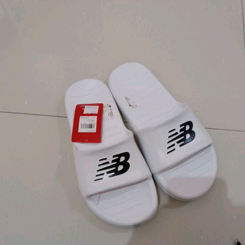 sandal new balance SUF100TW