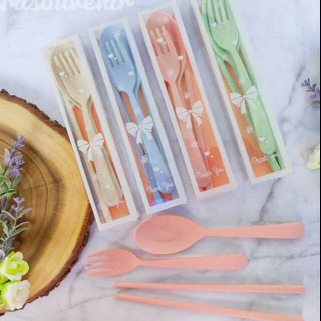 Souvenir Pernikahan Sendok Set Travel lokal kemas mika Sovenir Murah / Sendok Garpu Sumpit Plastik