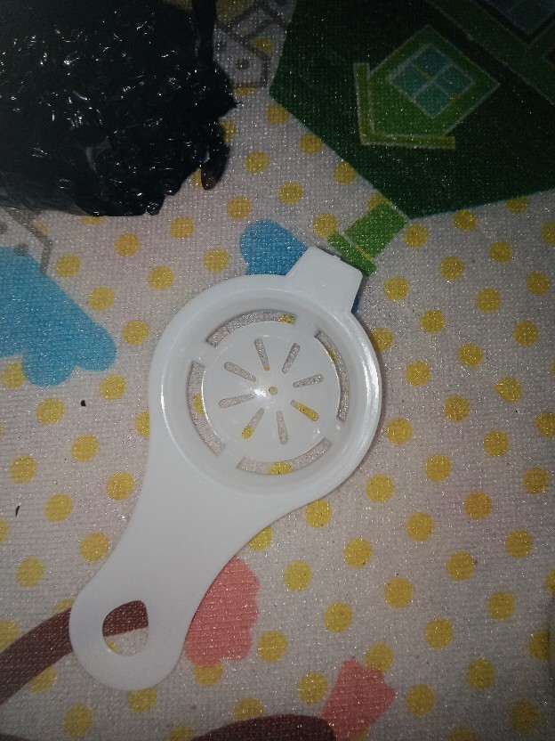 Pemisah Kuning Dan Putih Telur