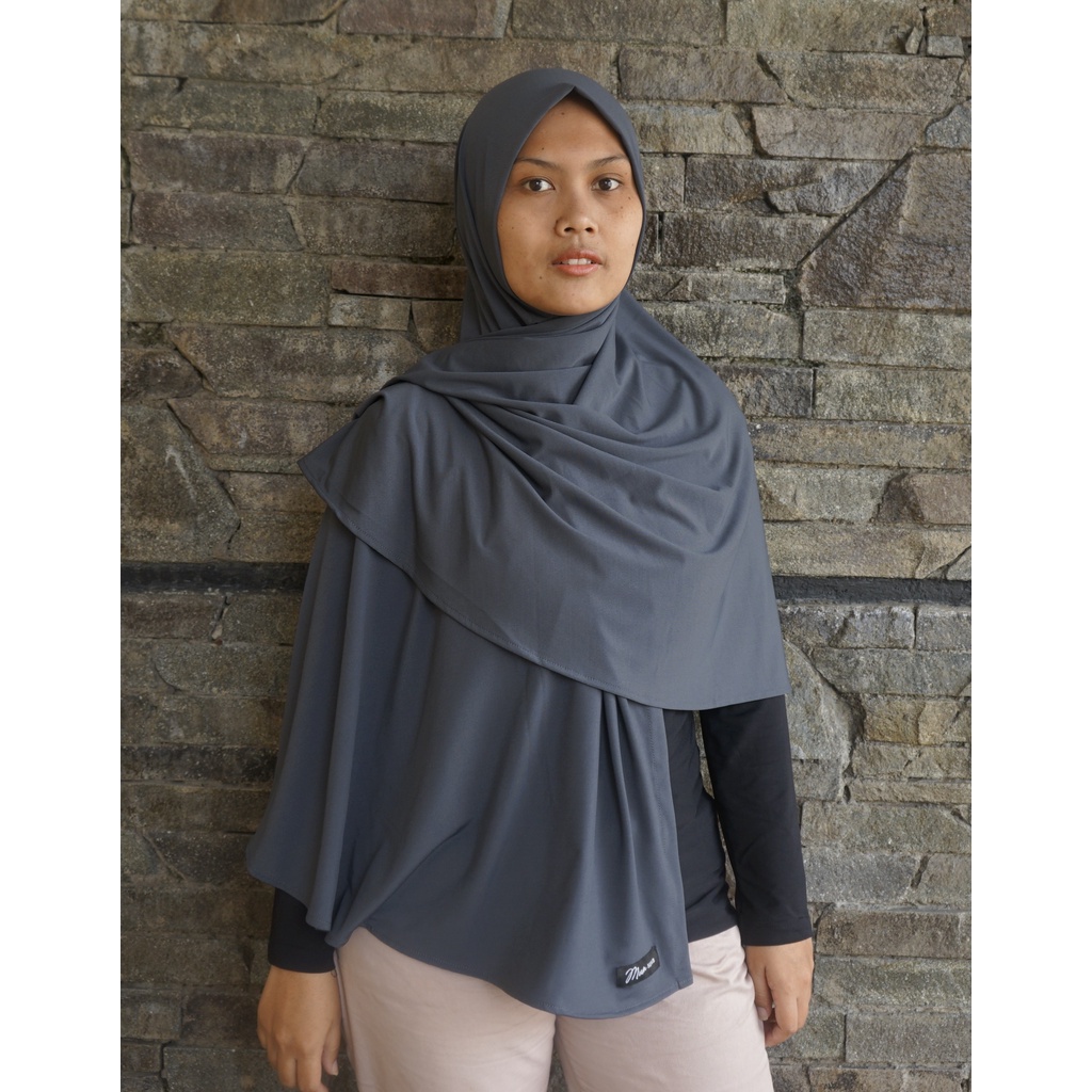 Mum Hijab Jilbab Instan Jersey Hanum 3 in 1 Mumhijab  / Hijab jersey / Pashmina jersey-Charcoal