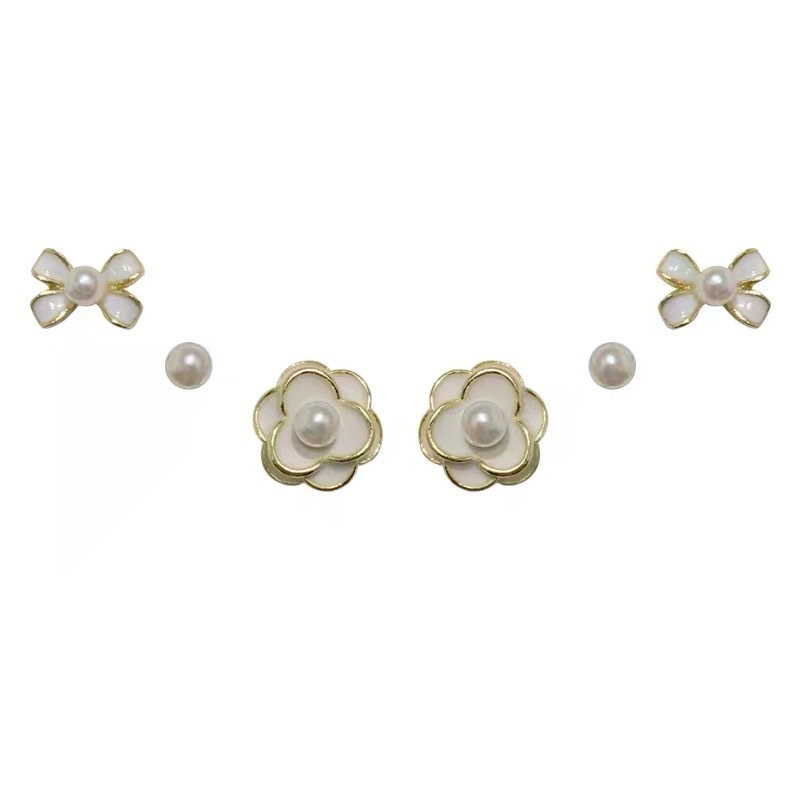 6pcs / Set Anting Tusuk Bentuk Bunga Camellia Putih Aksen Mutiara Untuk Wanita