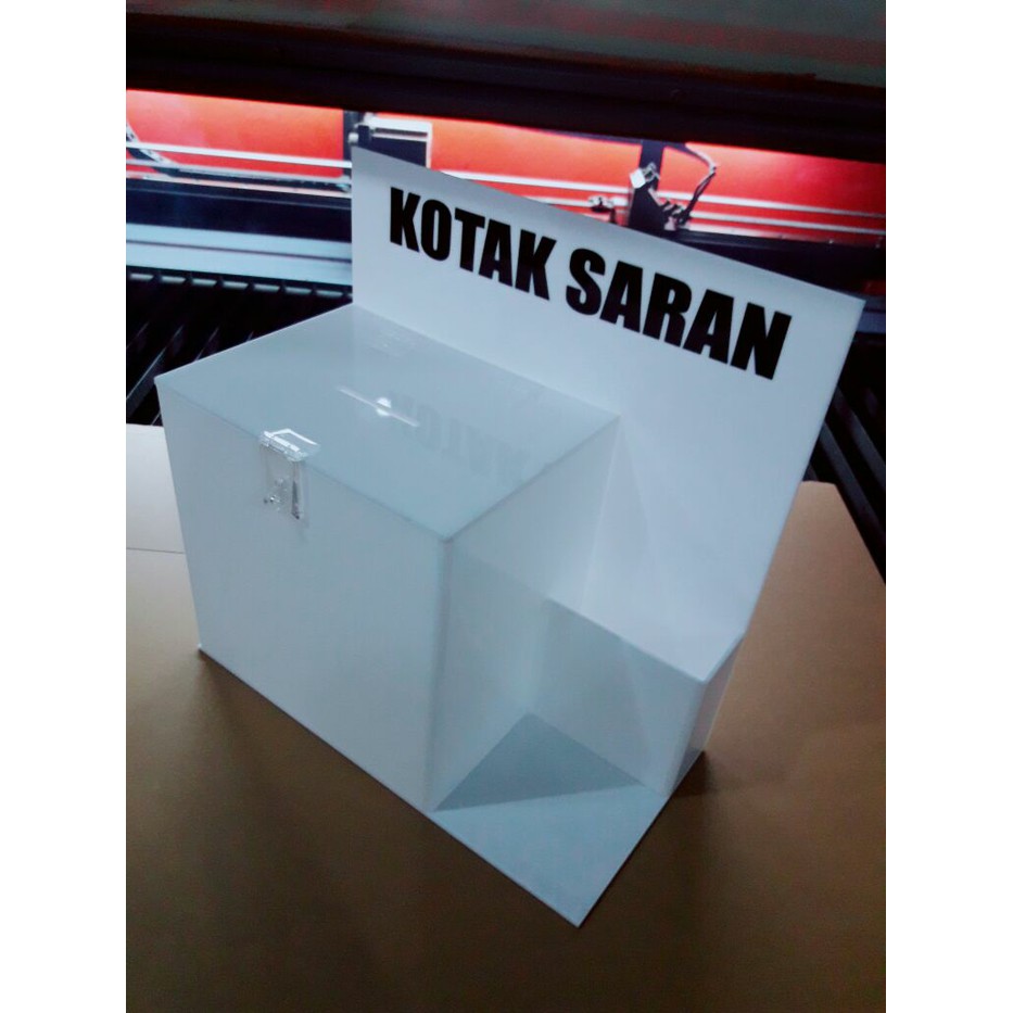 Acrylic Kotak Saran Putih Tbg,Akrilik Kotak Saran