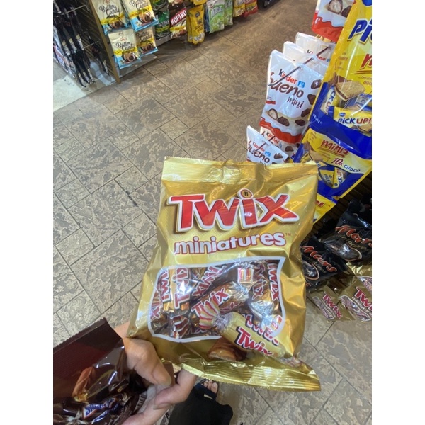 

twix,snickers,pick up,bounty