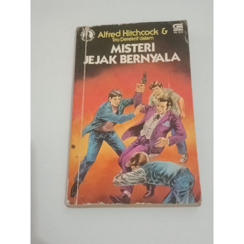 Novel Trio Detektif Misteri Jejak Bernyala (bekas)