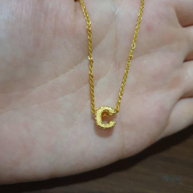 Set kalung liontin huruf C kadar 700 emas asli