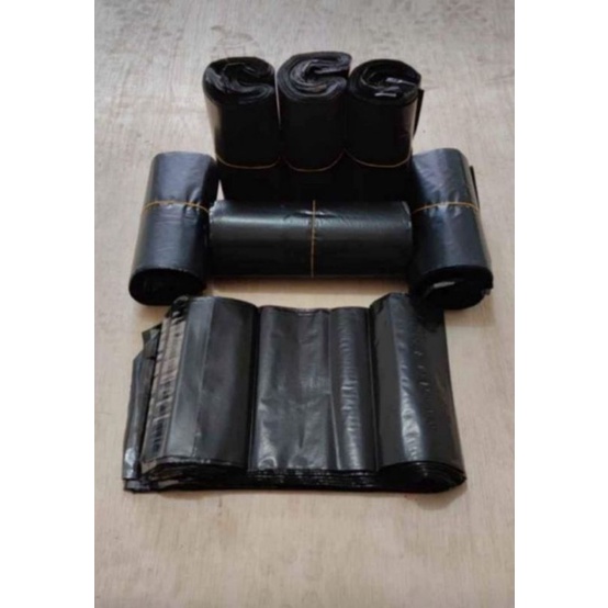 polymailer warna dan hitam 17x30 isi 100 /plastik packing polymailer murah