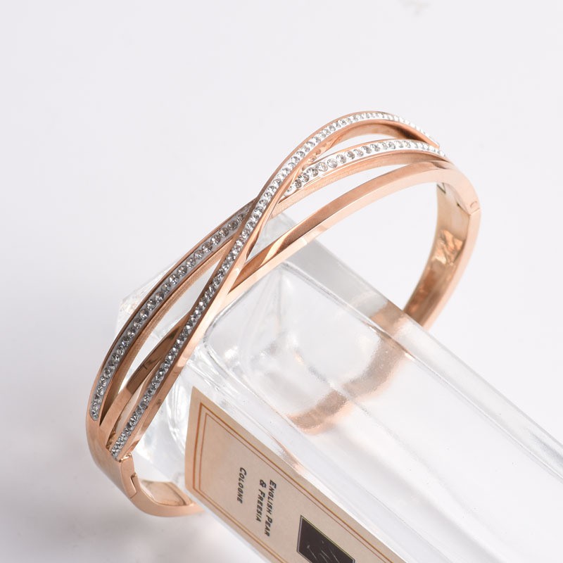 Silang Garis Flash Berlian Baja Titanium Gelang Perempuan 18k Rose Gold Anti Karat All-Match Fashion Bracelet