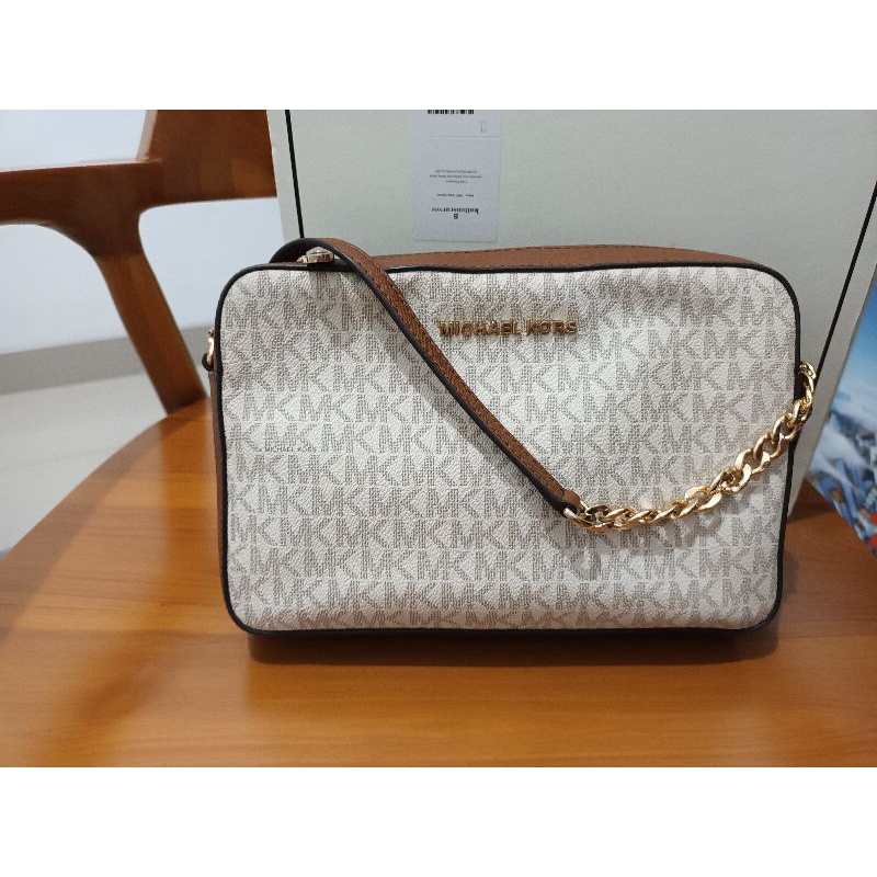 SOLD MK Michael Kors JetSet Camera Bag Preloved Signature White