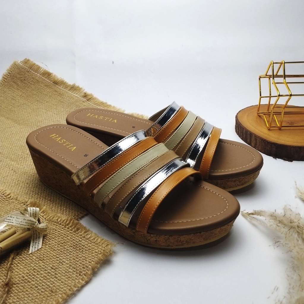 SANDAL WANITA WEDGES HEELS 5 CM - YURI