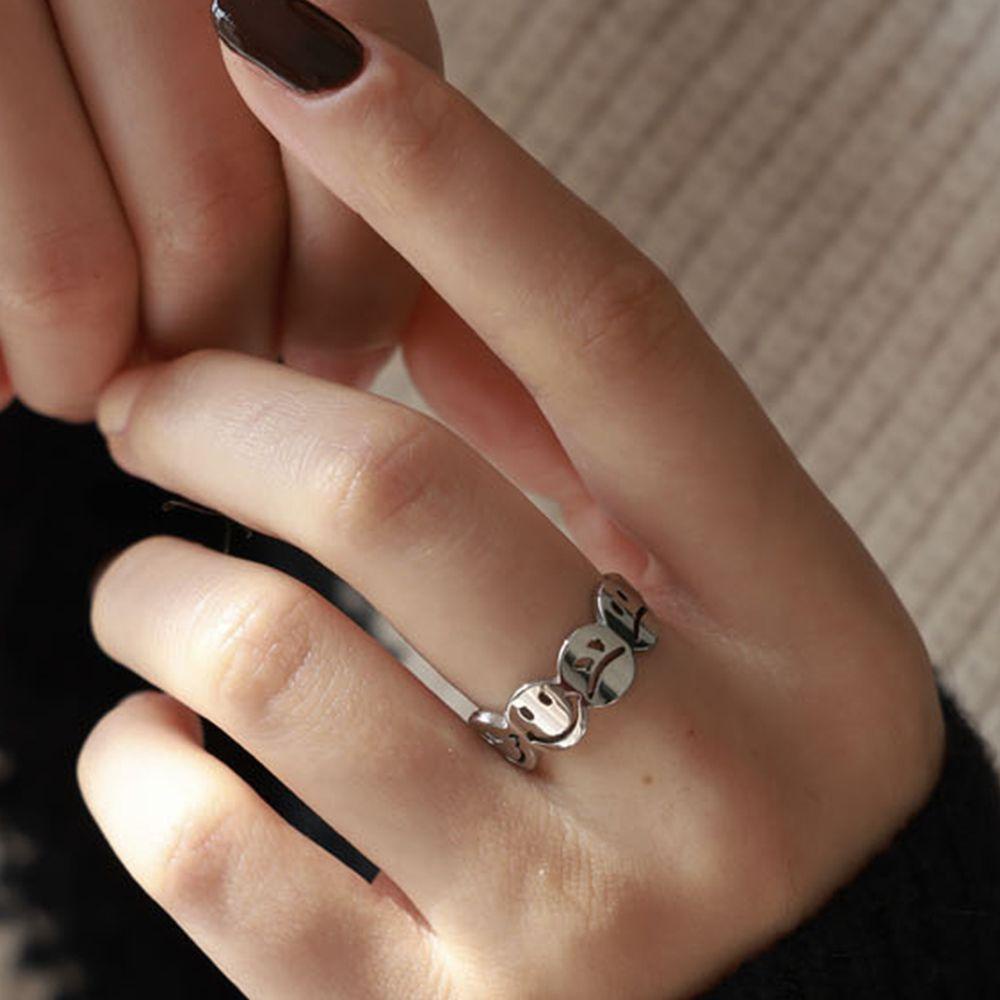 Agustina Wanita Geometris Cincin Pria Sederhana Smiley Face Fashion Baja Titanium Gaya Jalanan Punk Jari Gesper