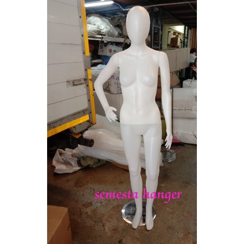 patung manekin fullbody Alien dewasa