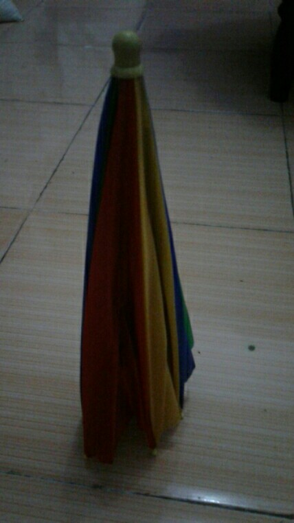 Payung Topi Besar Pelangi