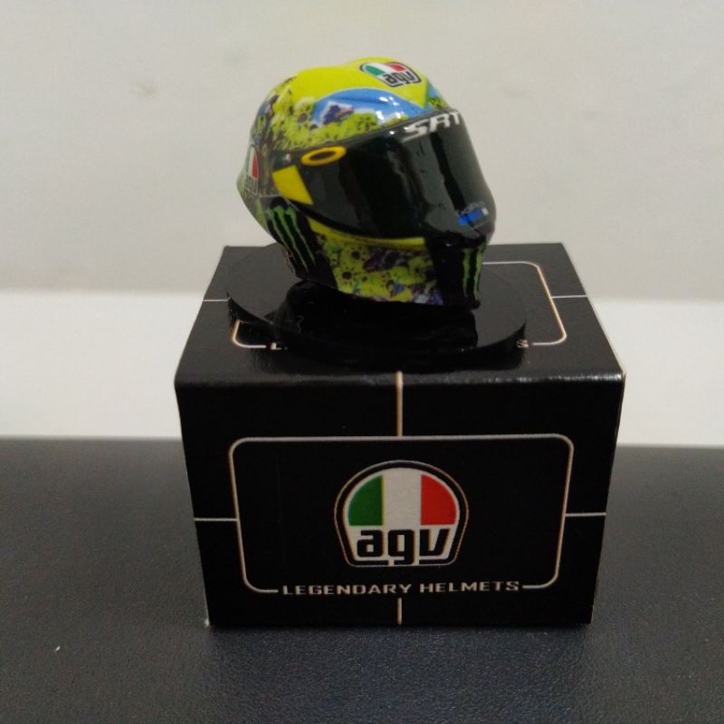 miniatur helm valentino rossi 1/12 misano 2