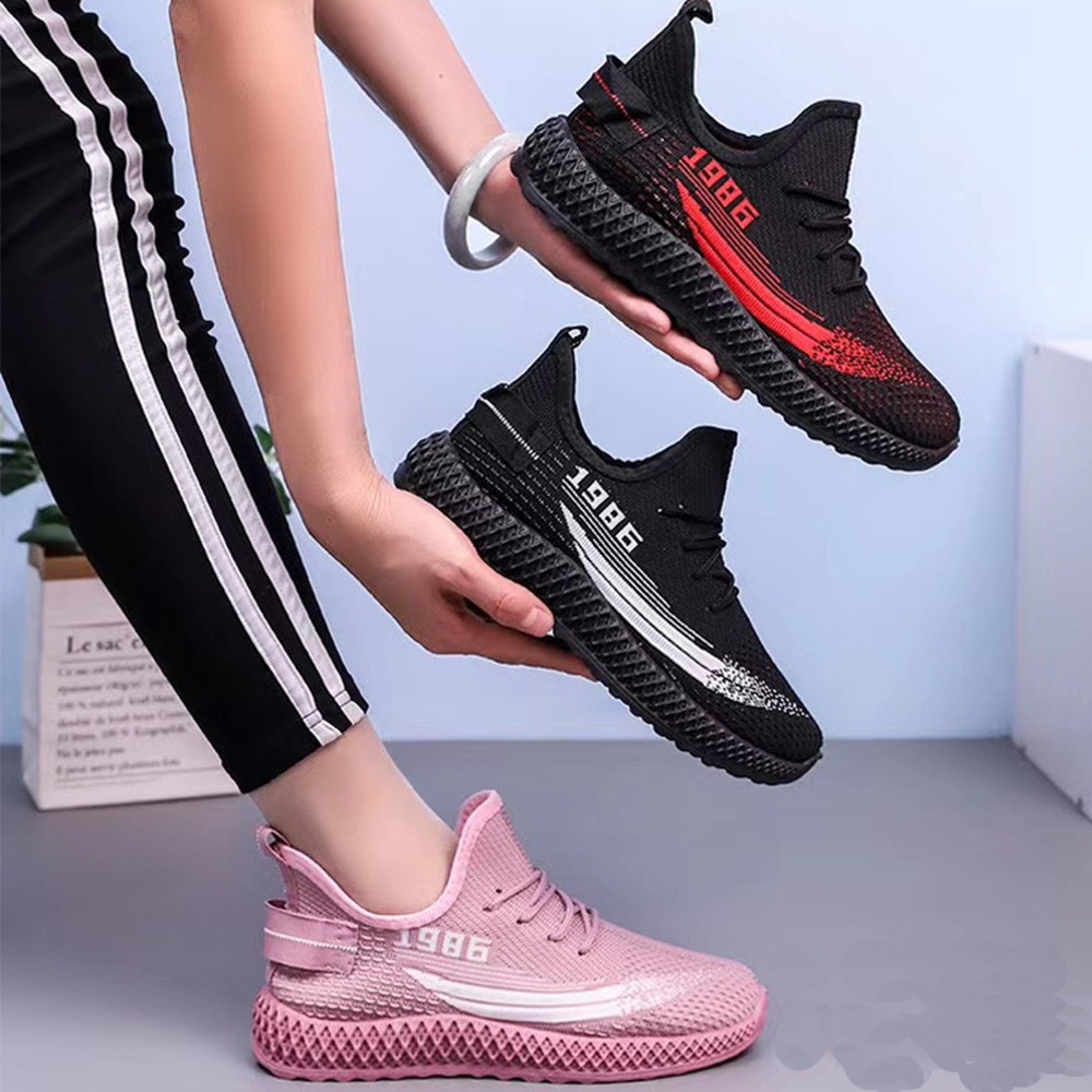 Sepatu wanita sneakers 2022 Sepatu olahraga rajutan terbang sports shoes Bahan Full Karet Anti Licin