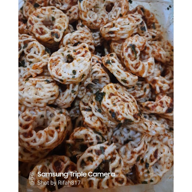 

Kerupuk mawar Pedas