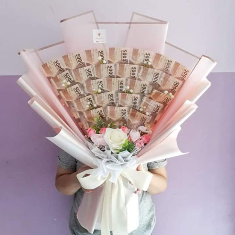 uang mahar pernikahan berbentuk bunga