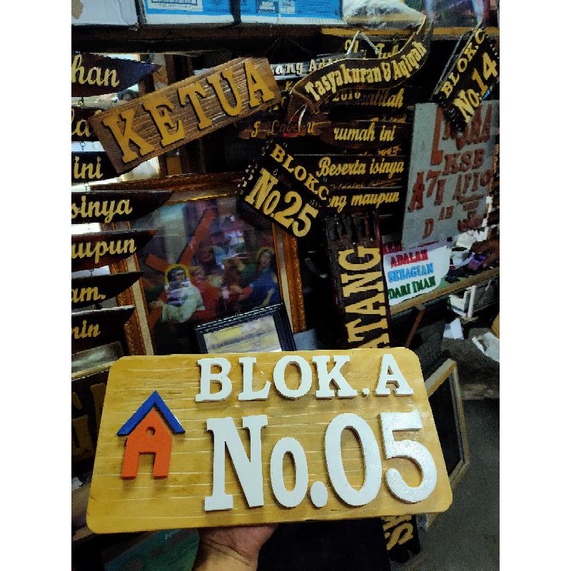 

papan nama rumah