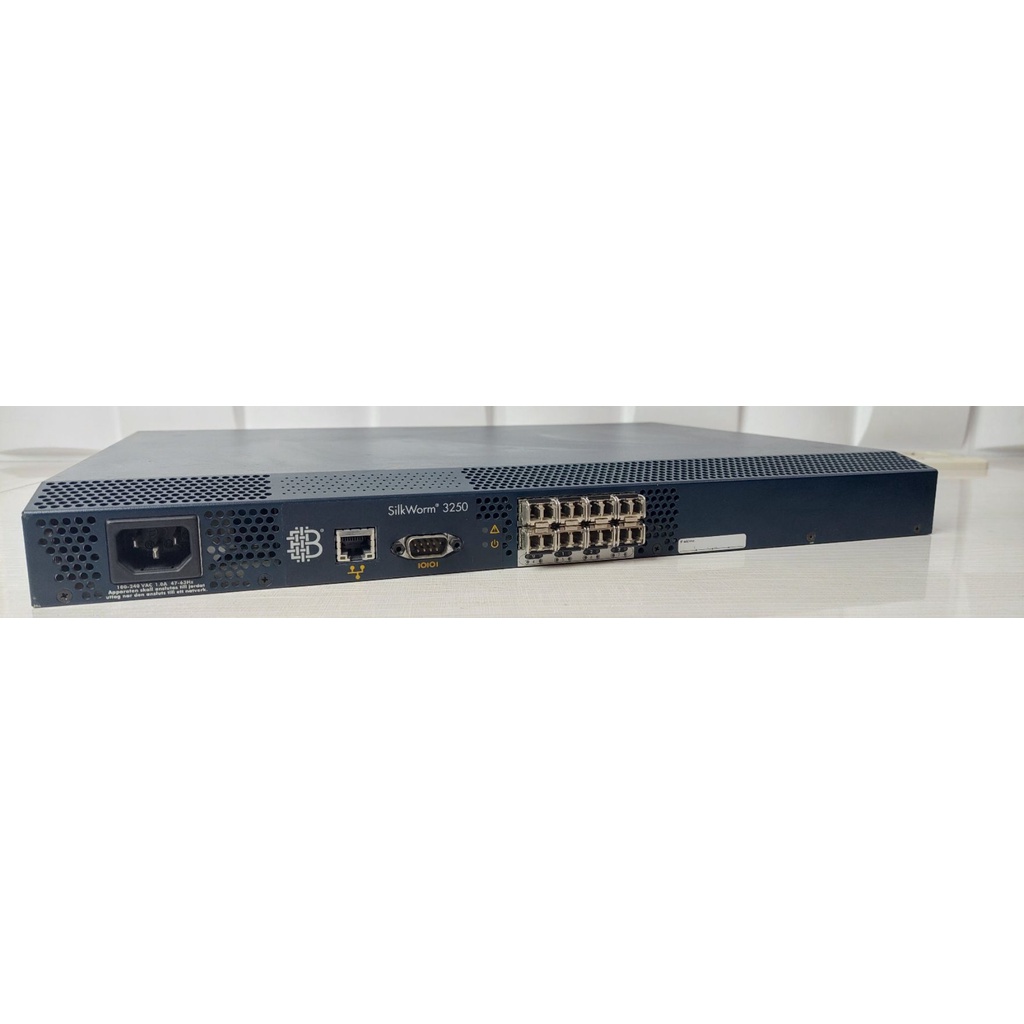 Silkworm 3250 fibre channel switch