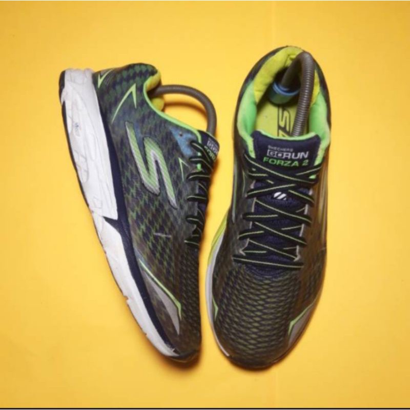 Sepatu second SKETCHER GO RUN FORZA