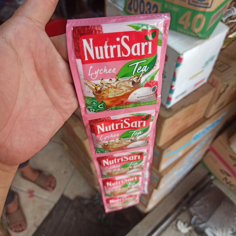 

Nutrisari Minuman Serbuk Tea Rasa Lychee Tea 14g