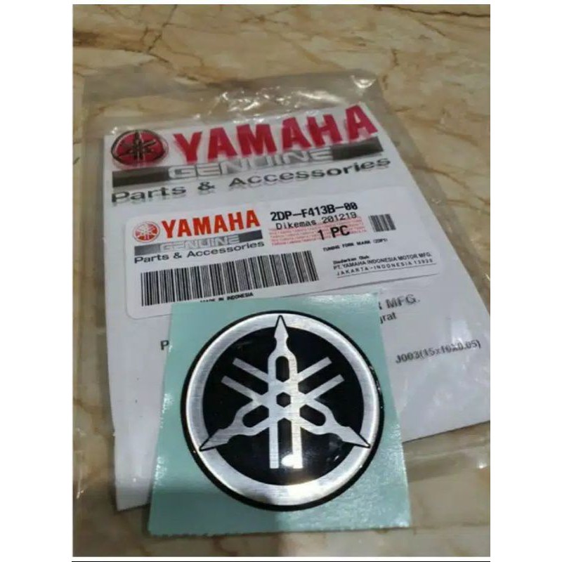 EMBLEM EMBELEM LOGO PANEL SEIN DEPAN NEW NMAX NMAX ORIGINAL