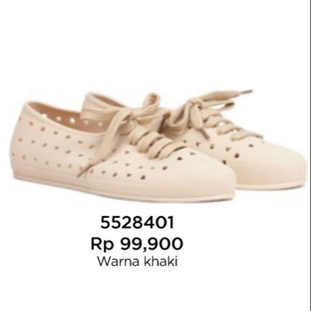 Sepatu bata wanita